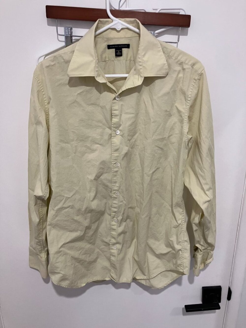 Banana Republic Men's Light Yellow Stretch Long Sleeve Button Down Shirt Size M